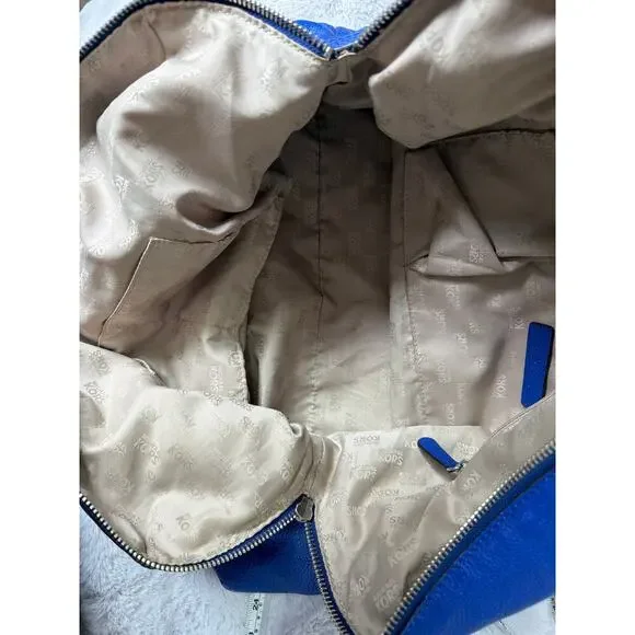 Michael Kors Weekender Bag - Picture 4 of 9